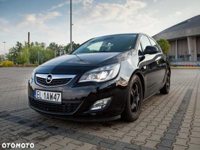 Opel Astra 1.6 Turbo Cosmo