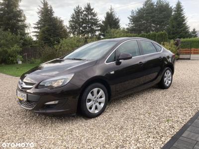 Opel Astra IV 1.4 T Business S&S EU6