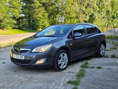 Opel ASTRA J 1.4T 140KM Podgrzewana Kierownica Klima Hak Czujniki 2011