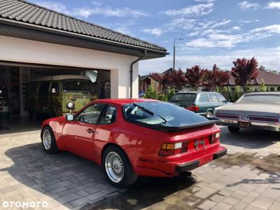 Porsche 944