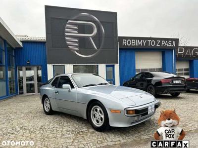 Porsche 944