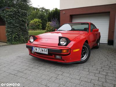 Porsche 944