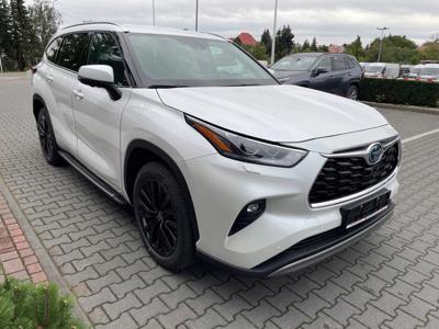 Toyota Highlander III 2023