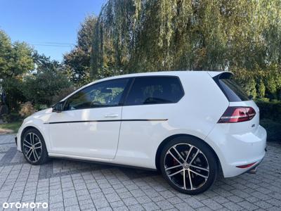 Volkswagen Golf VII 2.0 TDI BMT GTD