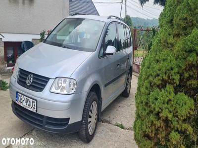 Volkswagen Touran 1.6 FSI Basis