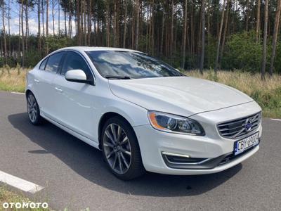 Volvo S60 T6 Drive-E Dynamic Edition (Momentum)