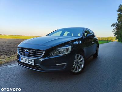 Volvo V60 D2