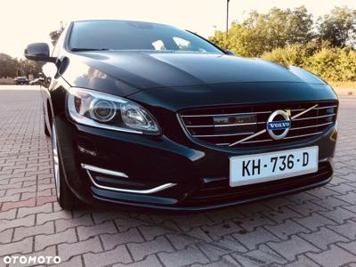 Volvo V60 D6 AWD Plug-in Hybrid Summum