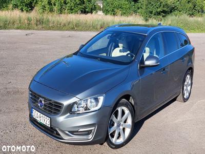 Volvo V60 T5 Drive-E Base