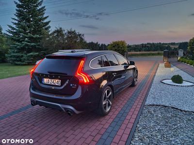 Volvo V60 T6 AWD R-Design Summum