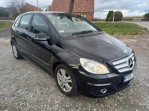 Mercedes B 180