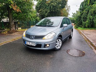 Nissan tiida