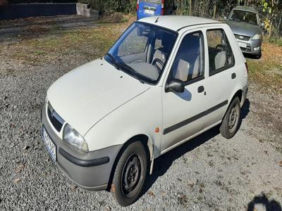 Mazda 121 jak fiesta