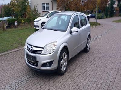 Opel Astra 1.6 116KM 2008r tylko 154 tyś. km. 2 komplety kół, nawi