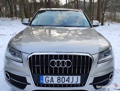 Audi Q5,2.0 benzyna,224km,automat tiptronic,książka serwisow