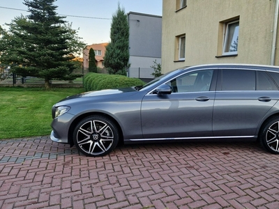 Mercedes E 220