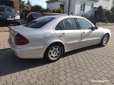 Mercedes E220 CDI 2005 Rok