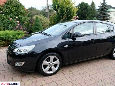 Opel Astra 1.6 benzyna 115 KM 2012r. (Łódź)