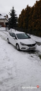 OPEL ASTRA ESSENTIA 2016r. Stan perfect