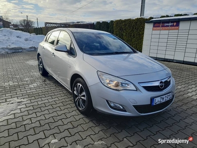 Opel Astra J 1.6 benzynka