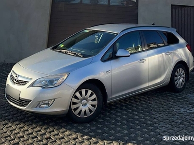 Opel astra J