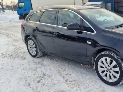 OPEL ASTRA KOMBI 1.6CDTi NAVI* BLUETOOTH* TEL* HAK* ZAMIANA