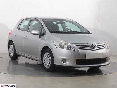 Toyota Auris 1.3 97 KM 2011r. (Piaseczno)