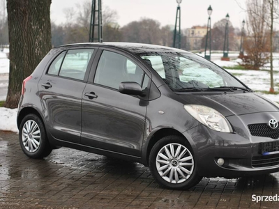 TOYOTA YARIS * 1.3 VVti * Piękny Stan * 2 komplety opon