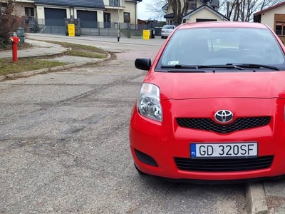 Toyota yaris, benzyna 1.3, bezwypadkowy