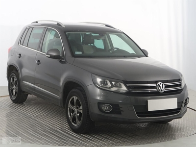 Volkswagen Tiguan , Salon Polska, 1. Właściciel, Serwis ASO, Navi, Xenon,