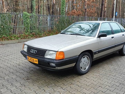 Audi 100 C3 2.3E
