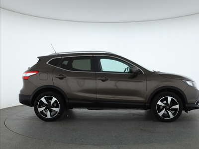 Nissan Qashqai 2016 1.2 DIG