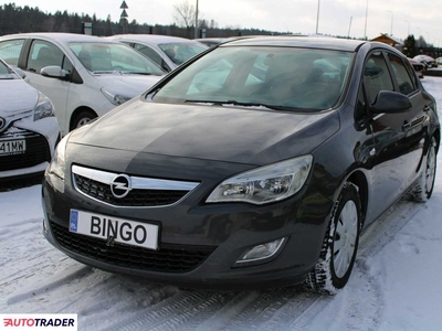 Opel Astra 1.4 benzyna 140 KM 2012r. (Harklowa)