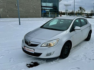 Opel Astra 1.6i16v salon polska mały przebieg bez wkładu finansowego 1 rok gwar J (2009-2019)