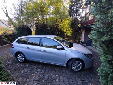 Peugeot 308 1.2 benzyna 110 KM 2016r. (kraków)