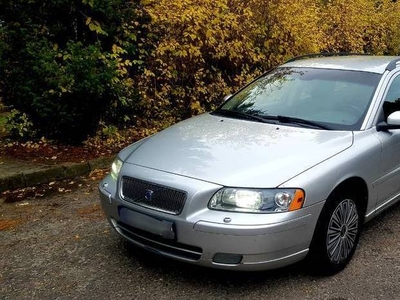 Volvo V70 Xenon Grzane Fotele Webasto Hak Skóra Aux CD