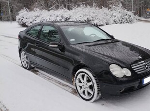 Mercedes C klasa w203 coupe klima alu 17 drewno OC i PT pół roku