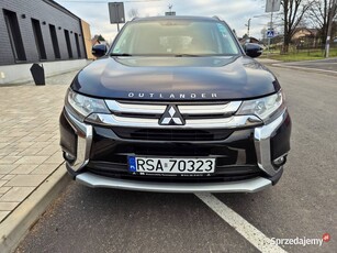 MITSUBISHI OUTLANDER 132tys. przebiegu 2016r DIESEL Niemiec 7 osobowy SUV