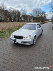 Samochód mercedes E270 w211