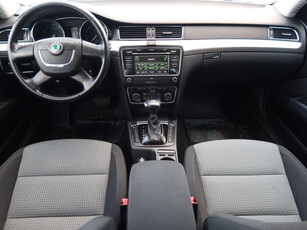 Skoda Superb 2010 2.0 TSI 128913km 147kW |