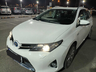 Toyota Auris 2014 Hybrid 160514km Kombi