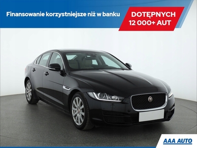 Jaguar XE Sedan 2.0 i4 180KM 2016