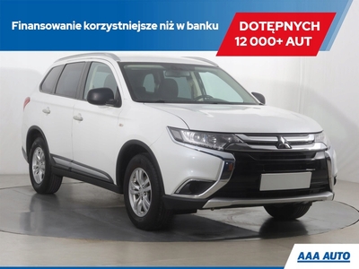 Mitsubishi Outlander III SUV Facelifting 2015 2.0 MIVEC 150KM 2016