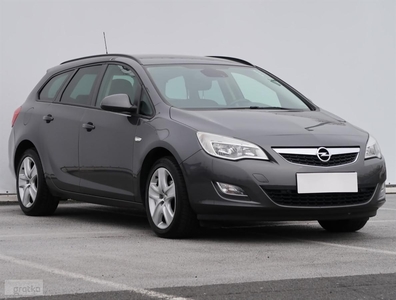 Opel Astra J , GAZ, Klima, Tempomat, Parktronic, Podgrzewane siedzienia