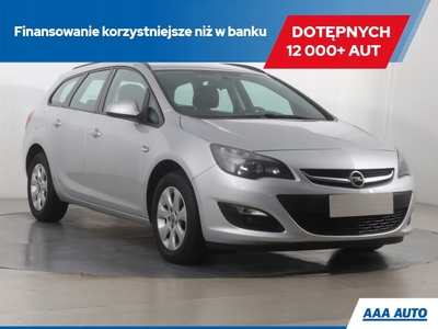 Opel Astra J Sports Tourer Facelifting 1.6 CDTI 136KM 2015