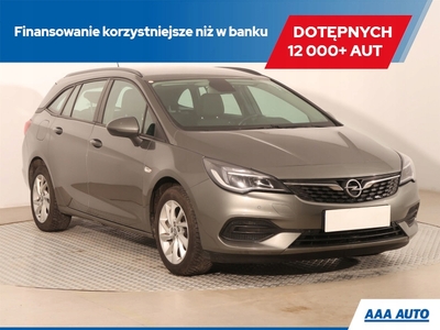 Opel Astra K Sportstourer Facelifting 1.2 Turbo 145KM 2020