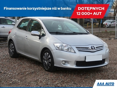 Toyota Auris I Hatchback 5d Facelifting 2.0 D-4D DPF 126KM 2011