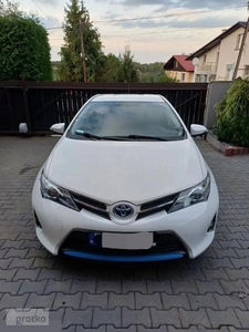 Toyota Auris II Hybryda 99KM