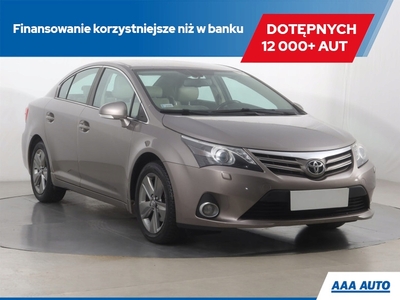 Toyota Avensis III Sedan Facelifting 2.0 D-4D 124KM 2014