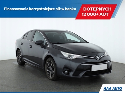 Toyota Avensis III Sedan Facelifting 2015 2.0 D-4D 143KM 2016